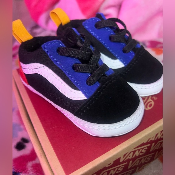 Vans size 3c baby only used once for like 20 mins there like brand new - Picture 5 of 5